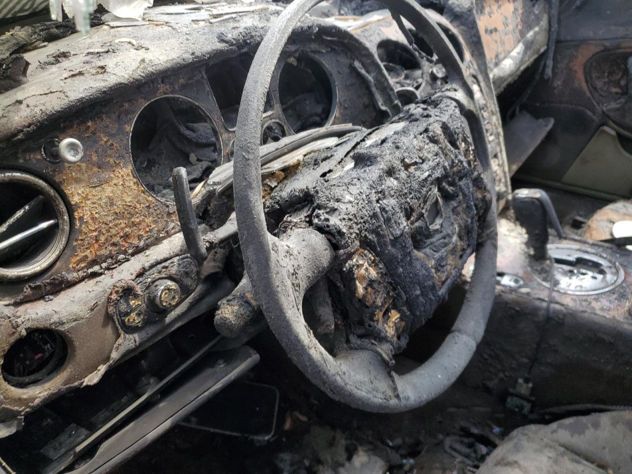 2005 Bentley Continental VIN SCBCR63W95C028121 Copart auction photo, burn - interior damage thumbnail 9