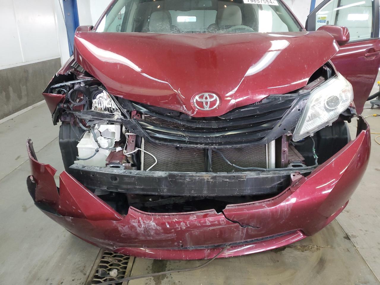 2013 Toyota Sienna VIN 5TDJK3DC4DS070883 Copart auction photo, front end damage thumbnail 14