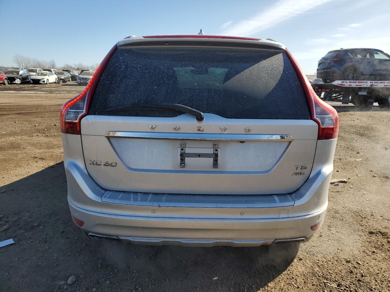 2015 Volvo XC60 VIN YV4612RK7F2643527 Copart auction photo, front end / minor dent/scratches damage thumbnail 6