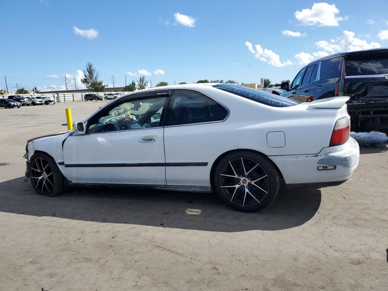 1996 Honda Accord VIN 1HGCD7234TA016669 Copart auction photo, front end / side damage thumbnail 2