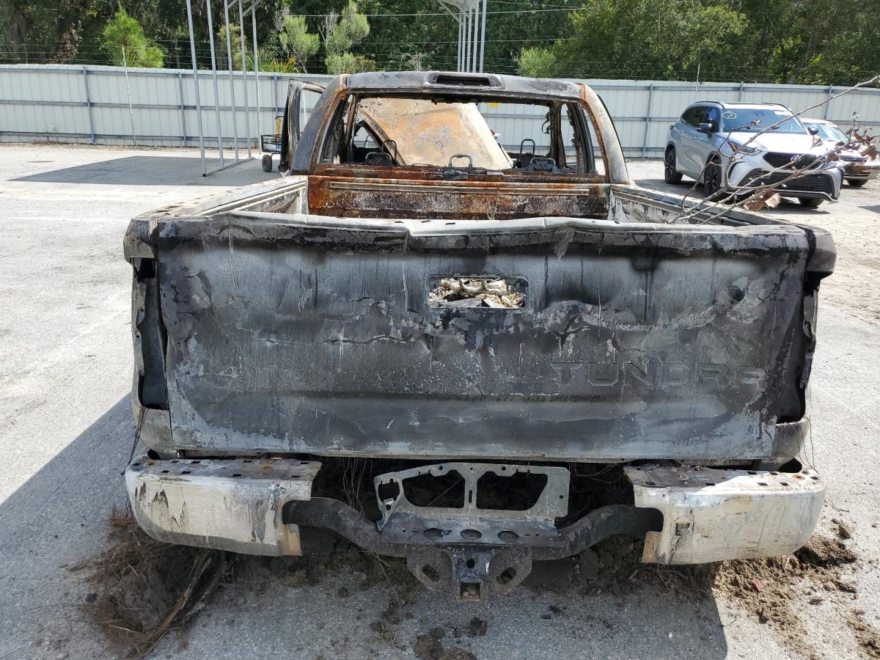 2018 Toyota Tundra VIN 5TFUW5F10JX695361 Copart auction photo, burn damage thumbnail 6