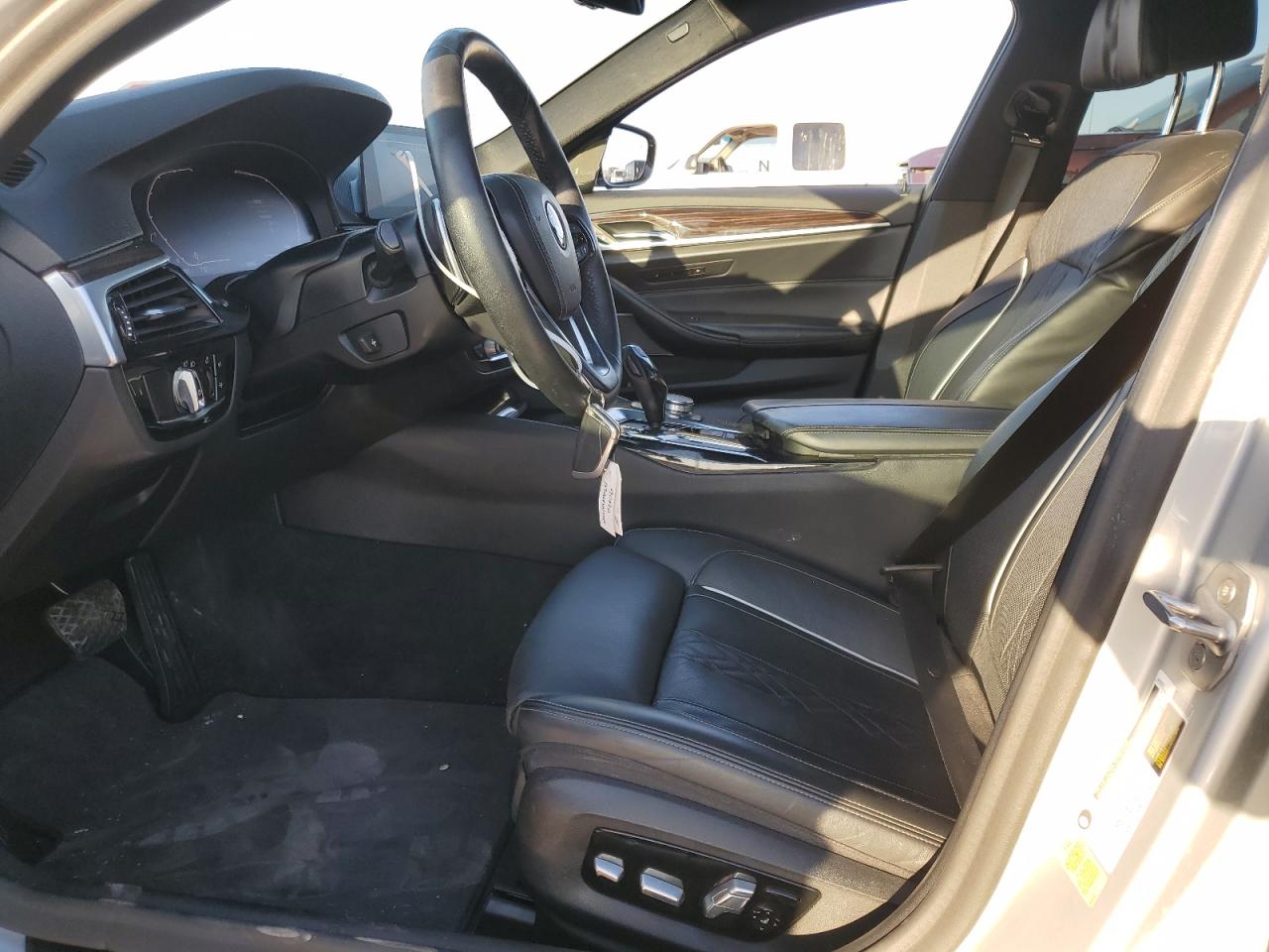 2020 BMW 5er VIN WBAJR3C04LWW73928 Copart auction photo, front end / side damage thumbnail 7