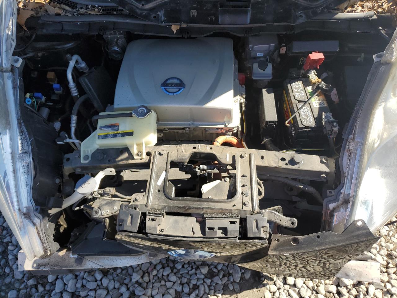 2015 Nissan Leaf VIN 1N4AZ0CP3FC305959 Copart auction photo, front end damage thumbnail 12