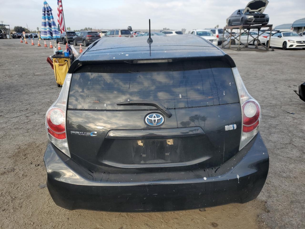 2014 Toyota Prius VIN JTDKDTB3XE1561961 Copart auction photo, front end / minor dent/scratches damage thumbnail 6
