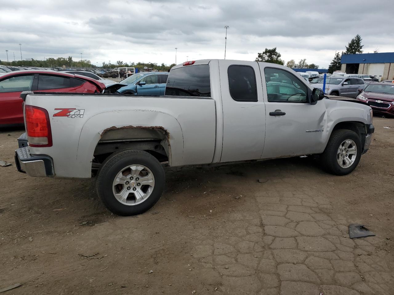 2009 GMC Sierra VIN 2GTEK290391138468 Copart auction photo, all over damage thumbnail 3