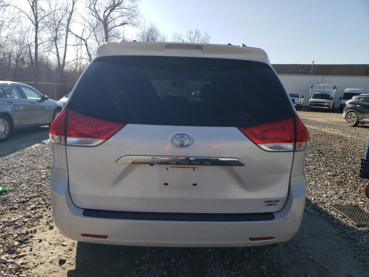 2011 Toyota Sienna VIN 5TDDK3DC5BS028703 Copart auction photo, front end damage thumbnail 6