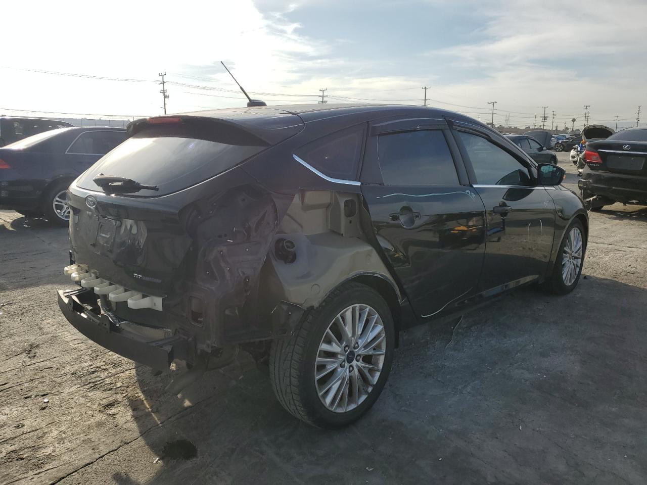 2016 Ford Focus VIN 1FADP3N27GL259995 Copart auction photo, rear end damage thumbnail 3