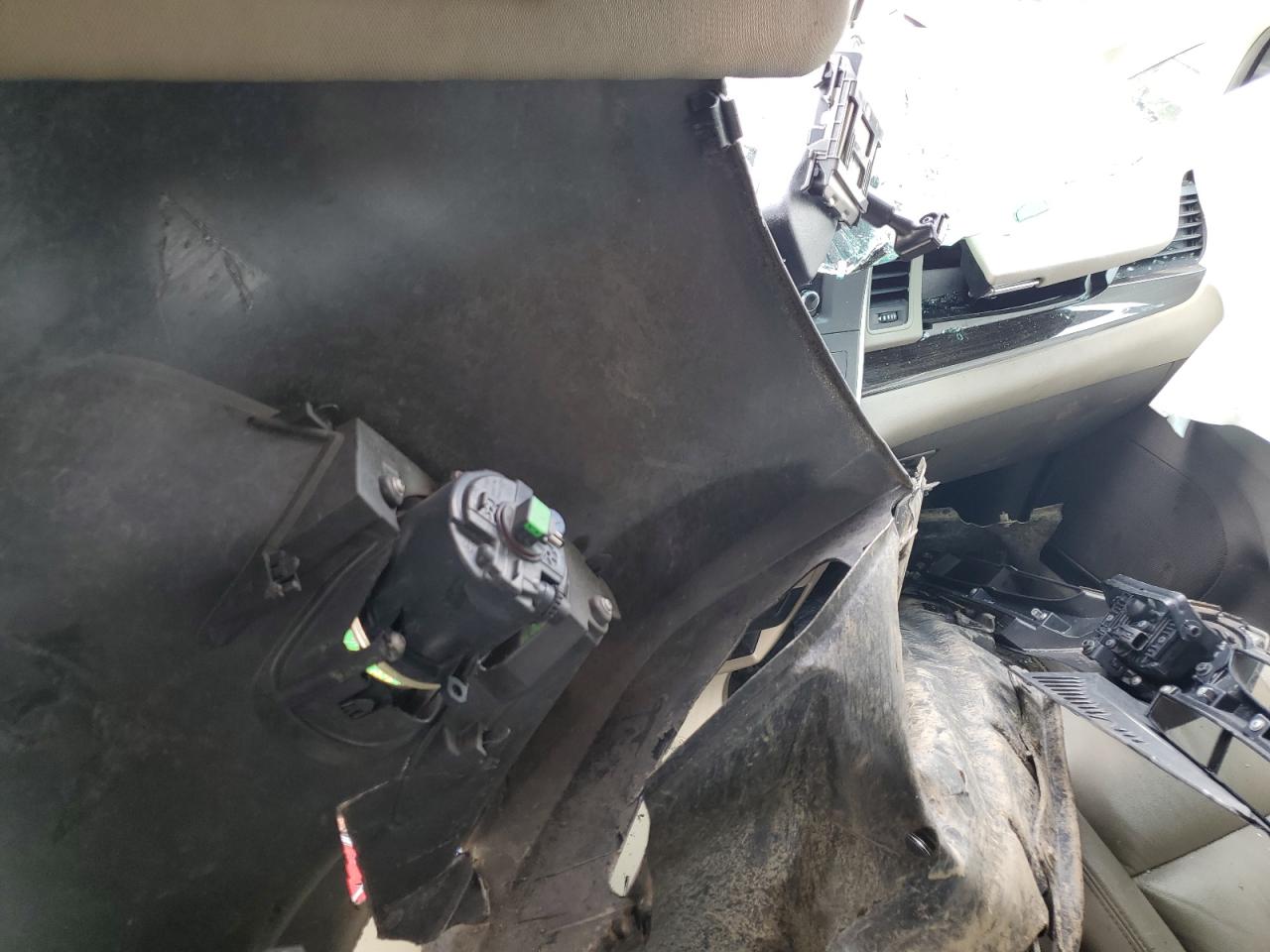 2018 Toyota Sienna VIN 5TDYZ3DC6JS912631 Copart auction photo, all over damage thumbnail 8
