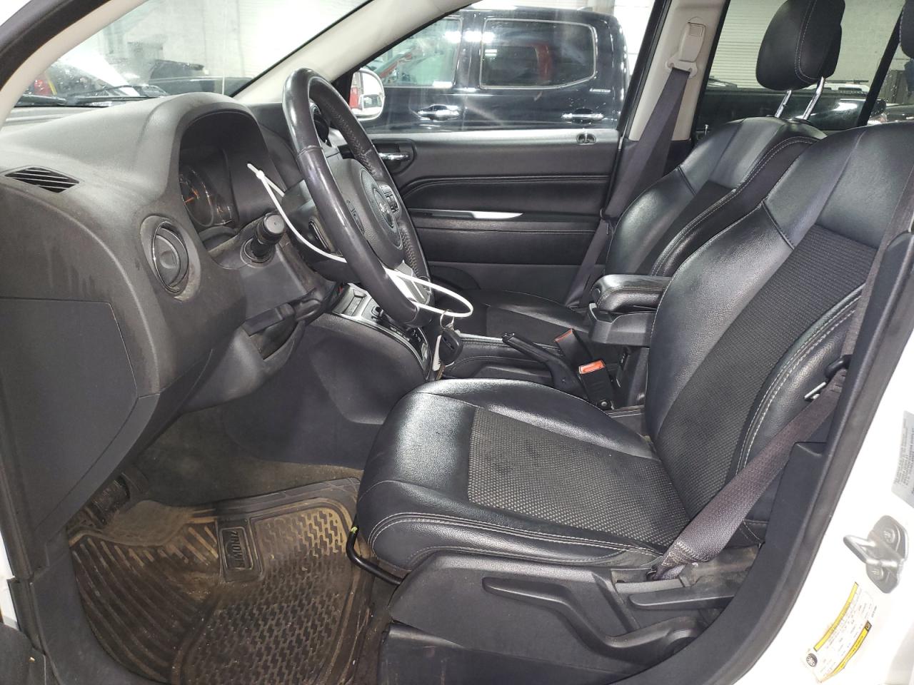 2016 Jeep Compass VIN 1C4NJDEB5GD781380 Copart auction photo, front end / side damage thumbnail 7