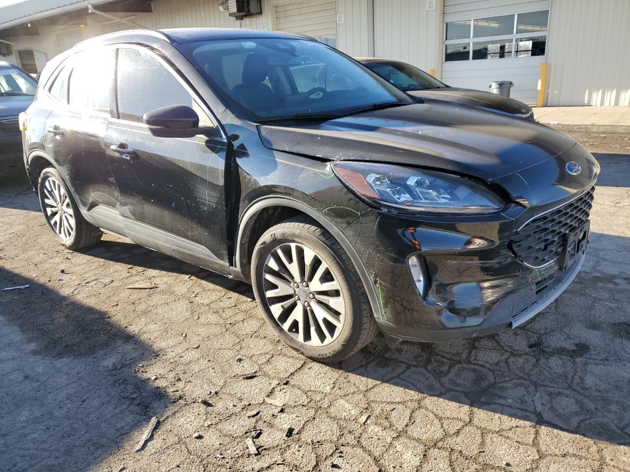 2020 Ford Escape VIN 1FMCU9J98LUC28212 Copart auction photo, front end / rear end damage thumbnail 4
