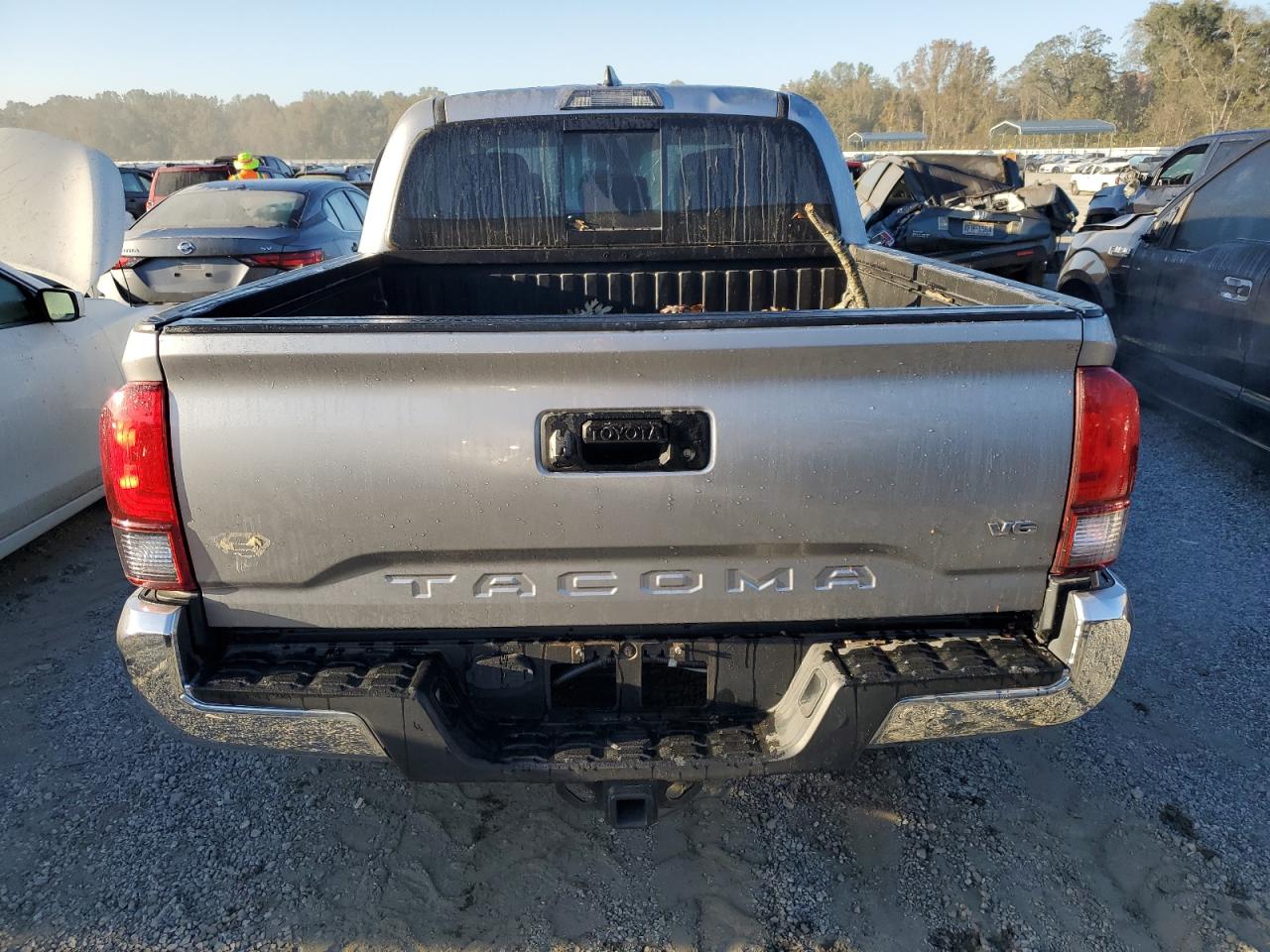 2018 Toyota Tacoma VIN 3TMAZ5CN4JM068282 Copart auction photo, top/roof damage thumbnail 6