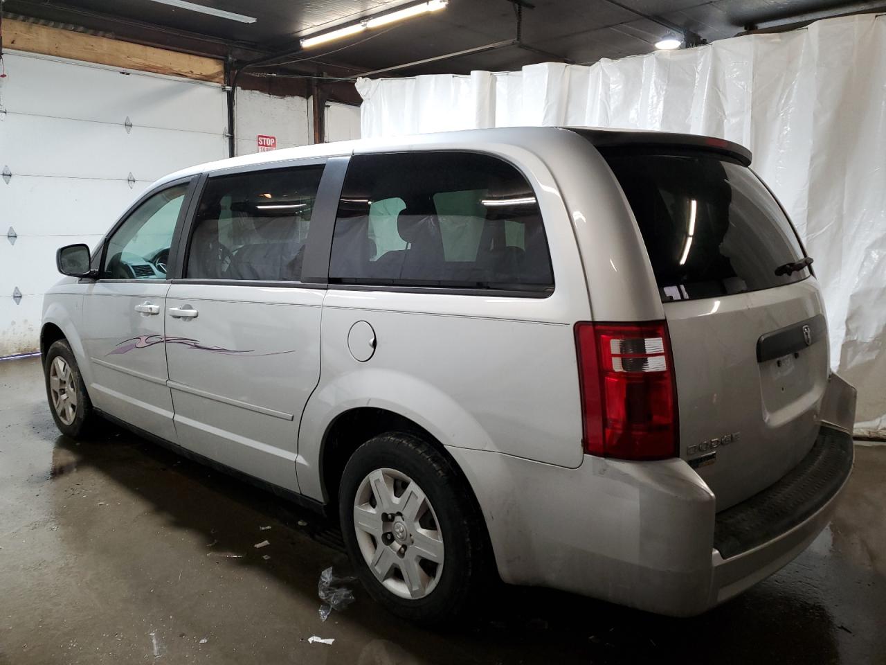 2009 Dodge Caravan VIN 2D8HN44E79R636212 Copart auction photo, front end / side damage thumbnail 2