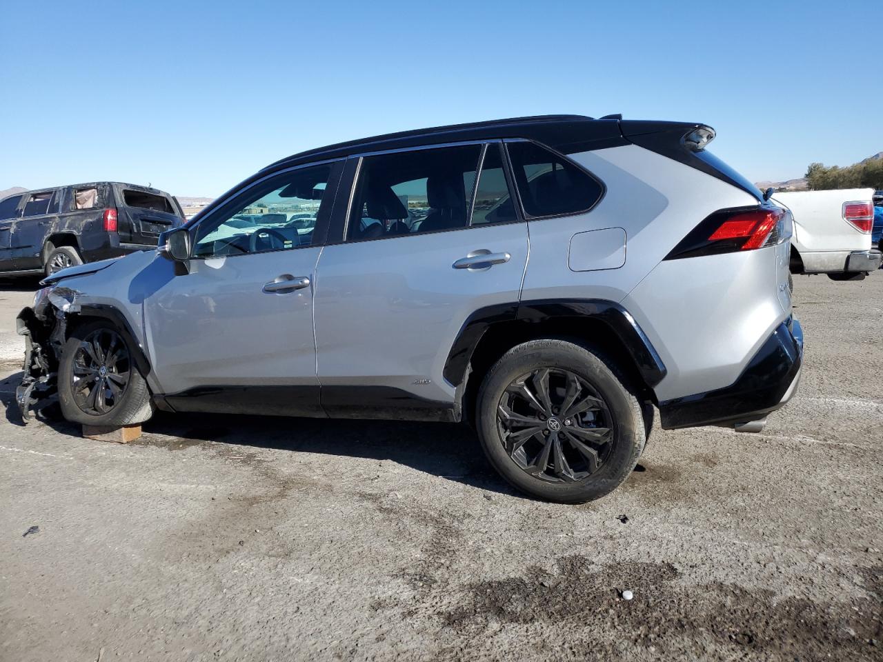 2022 Toyota RAV 4 VIN 2T3E6RFV7NW035066 Copart auction photo, front end damage thumbnail 2