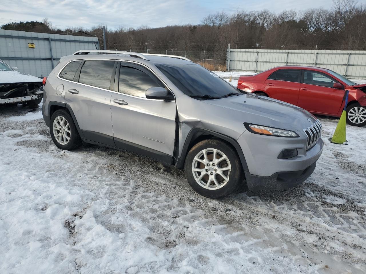 2018 Jeep Grand Cherokee VIN 1C4PJLCB3JD537630 Copart auction photo, all over / undercarriage damage thumbnail 4