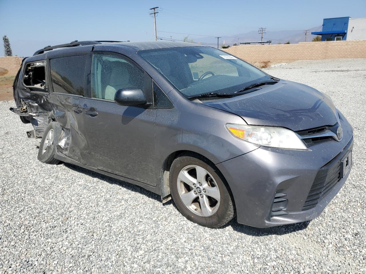 2018 Toyota Sienna VIN 5TDKZ3DC8JS965319 Copart auction photo, side / rear end damage thumbnail 4