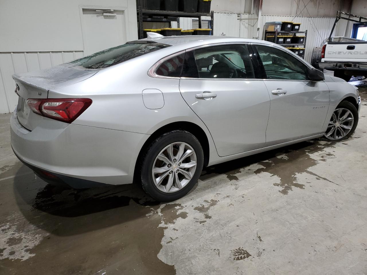 2020 Chevrolet Malibu VIN 1G1ZD5ST6LF075666 Copart auction photo, front end / minor dent/scratches damage thumbnail 3