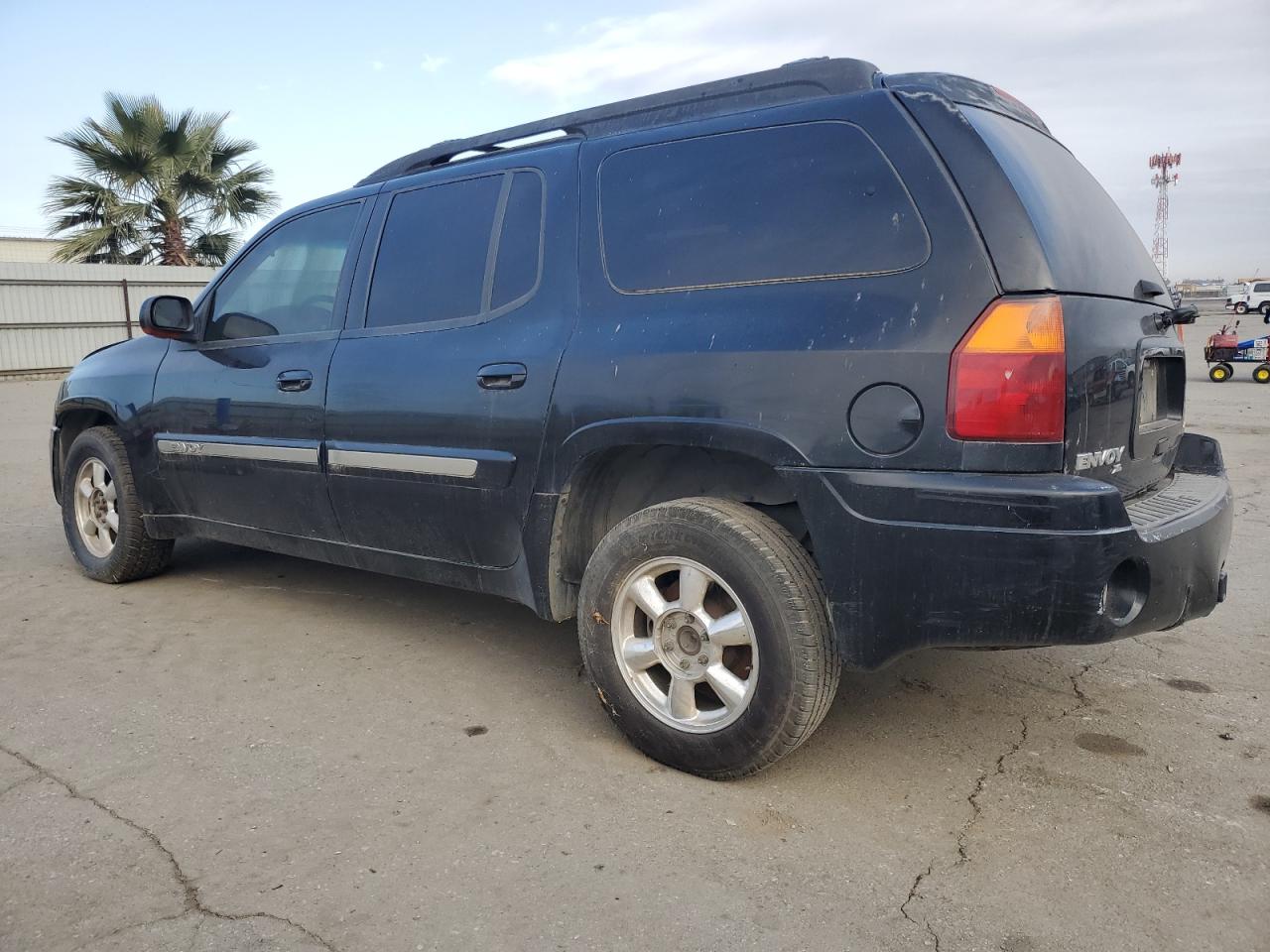 2003 GMC Envoy VIN 1GKET16S436233865 Copart auction photo, front end / side damage thumbnail 2