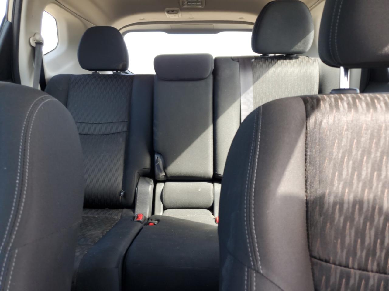 2017 Nissan Rogue VIN KNMAT2MV7HP606427 Copart auction photo, front end / minor dent/scratches damage thumbnail 10
