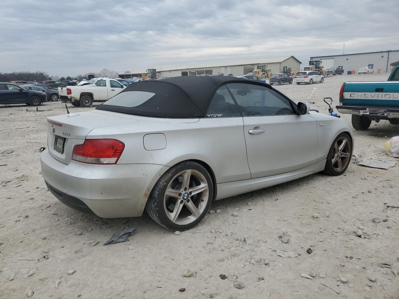 2011 BMW 1er VIN WBAUN7C52BVM24673 Copart auction photo, front end / minor dent/scratches damage thumbnail 3