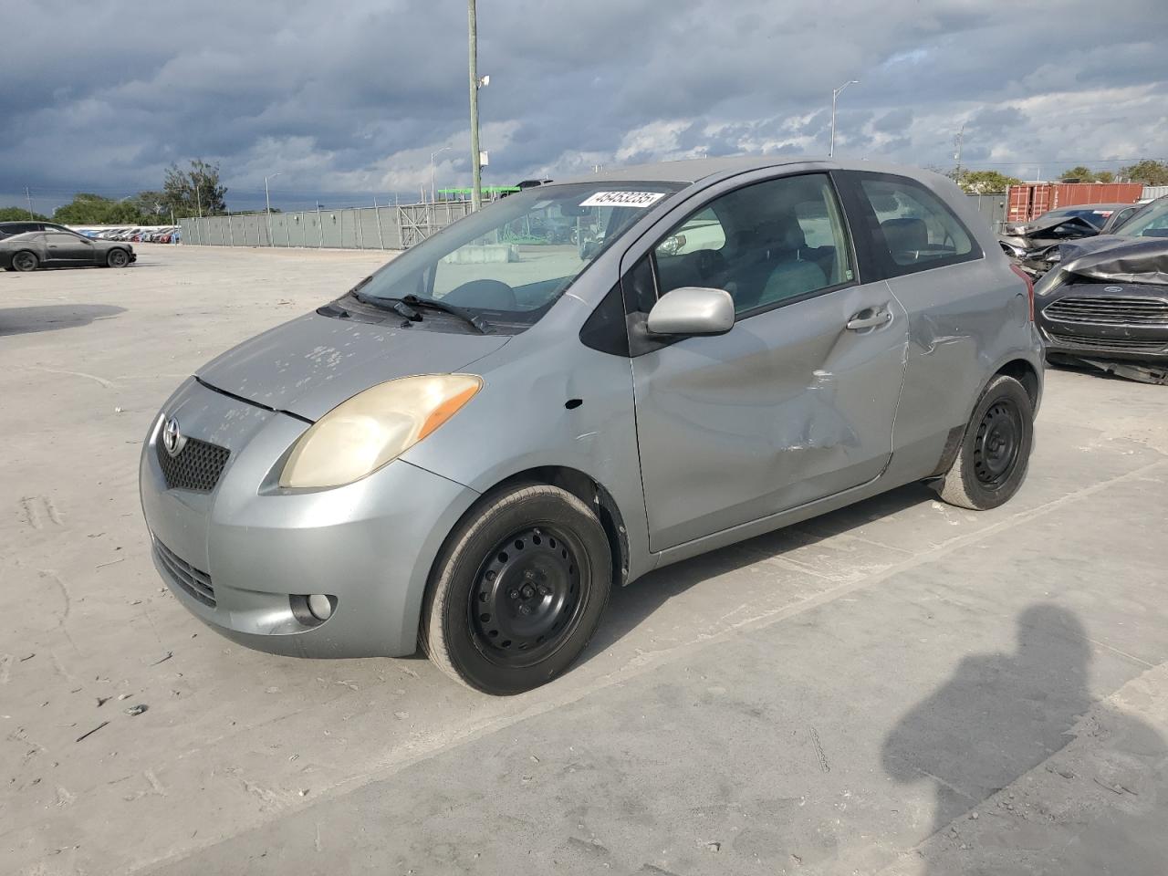 2008 Toyota Yaris VIN JTDJT923985197675