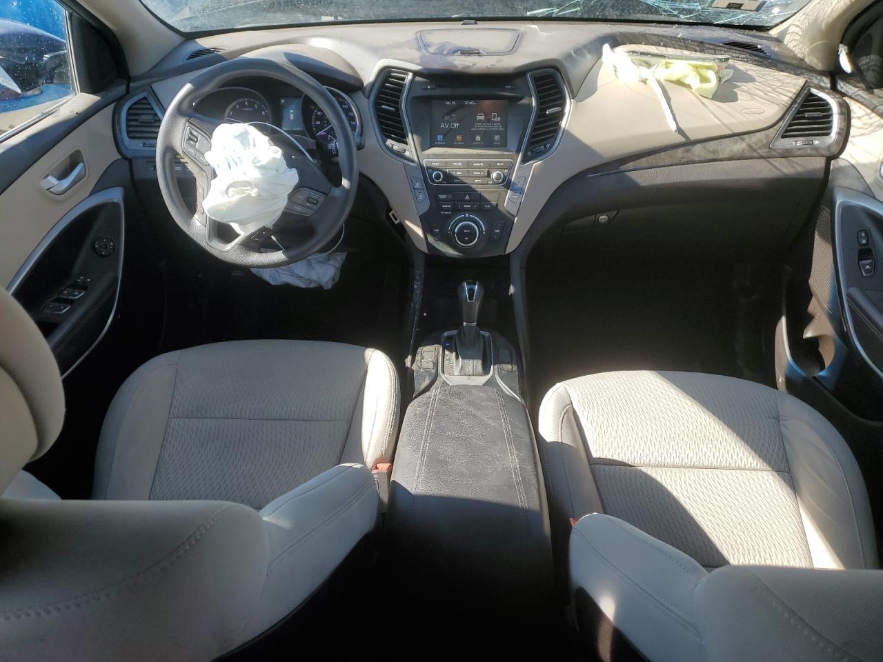 2017 Hyundai Santa Fe VIN 5XYZU3LB0HG461697 Copart auction photo, front end / side damage thumbnail 8