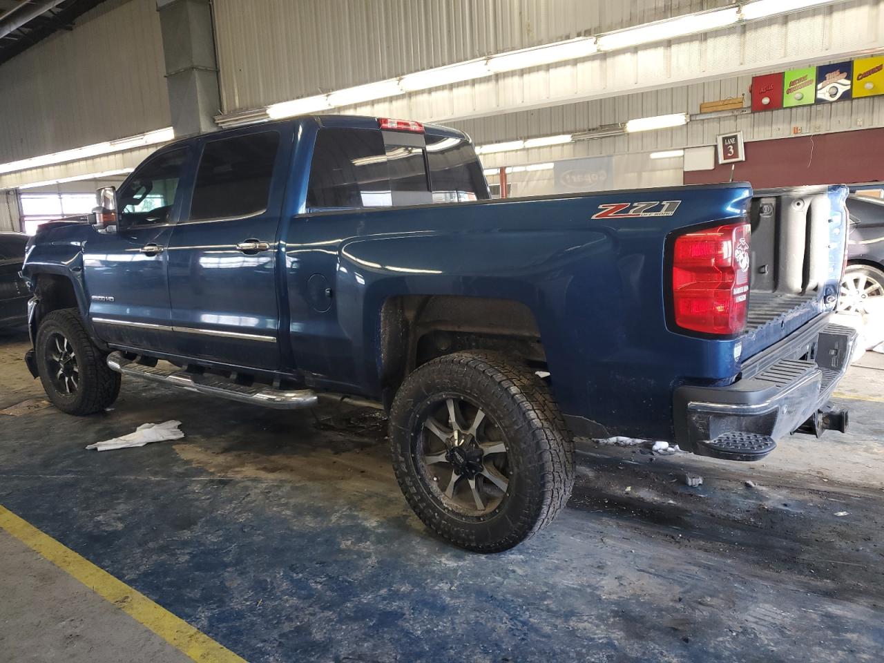 2015 Chevrolet Silverado VIN 1GC1KWE81FF665947 Copart auction photo, front end / rear end damage thumbnail 2