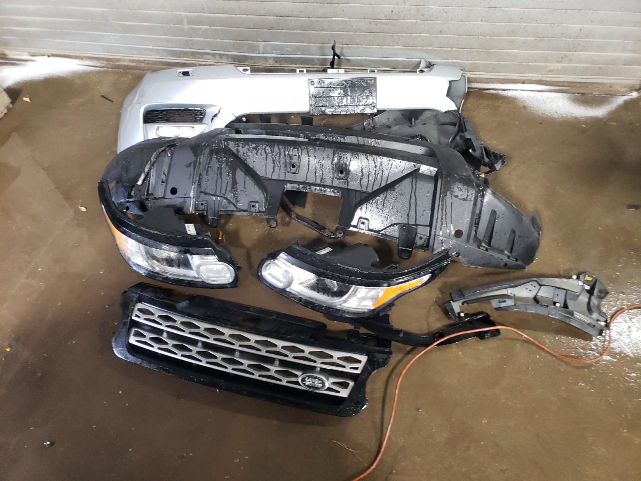 2017 Land Rover Range Rover VIN SALWR2FV1HA142757 Copart auction photo, front end damage thumbnail 12