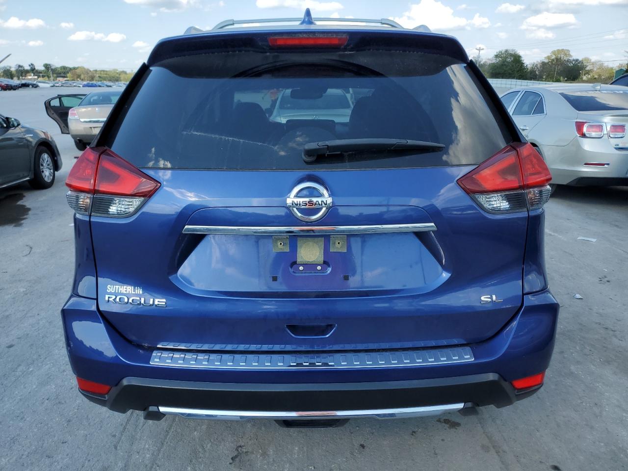2017 Nissan Rogue VIN JN8AT2MT8HW131251 Copart auction photo, water/flood / minor dent/scratches damage thumbnail 6