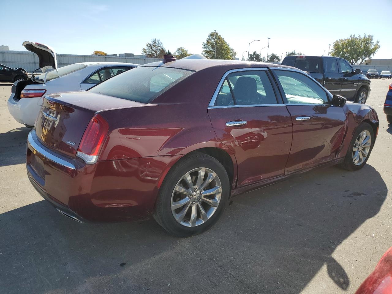 2019 Chrysler 300 VIN 2C3CCAKG2KH591018 Copart auction photo, side / minor dent/scratches damage thumbnail 3