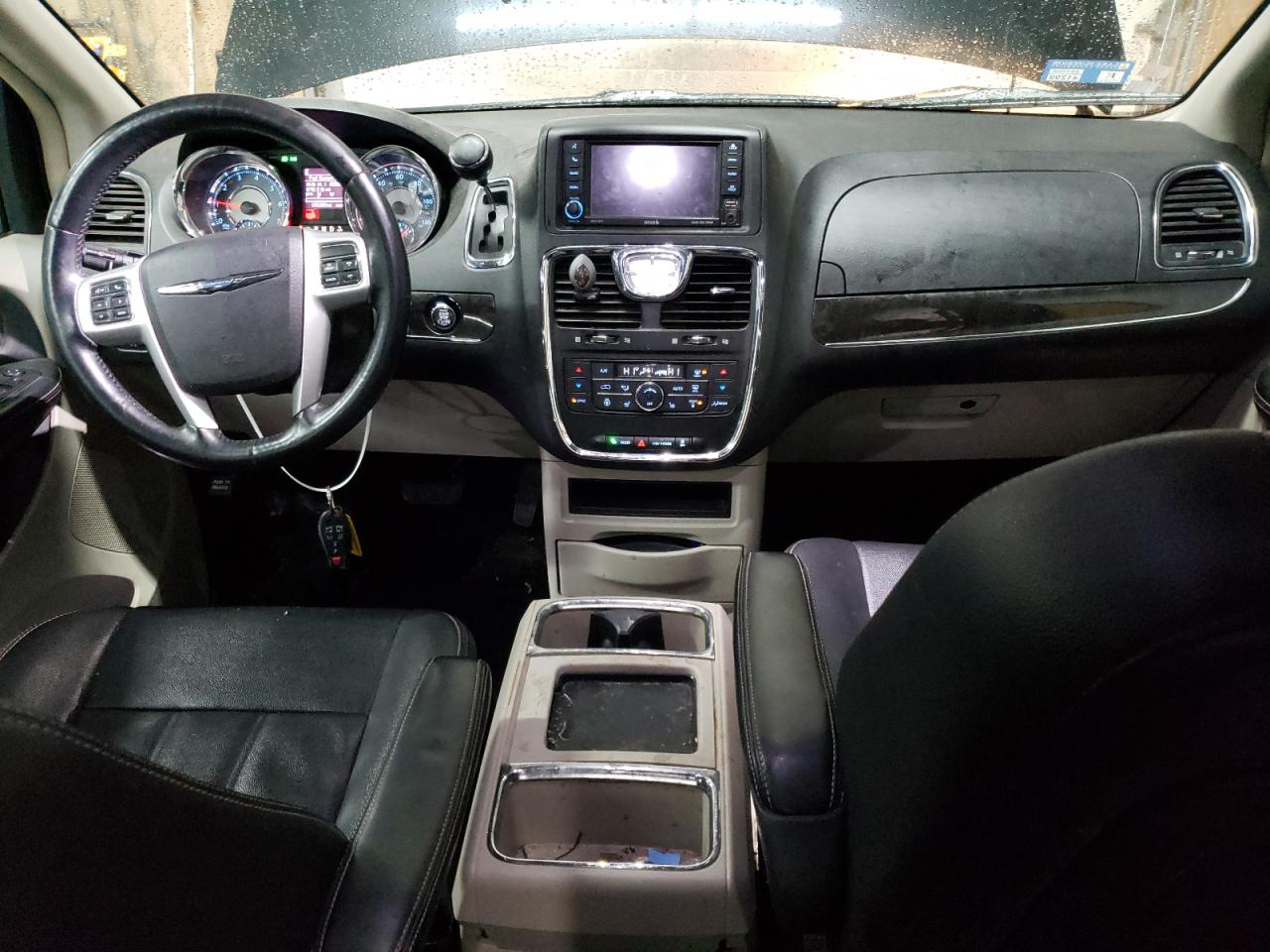 2016 Chrysler Town & Country VIN 2C4RC1BG0GR129774 Copart auction photo, rear end / minor dent/scratches damage thumbnail 8