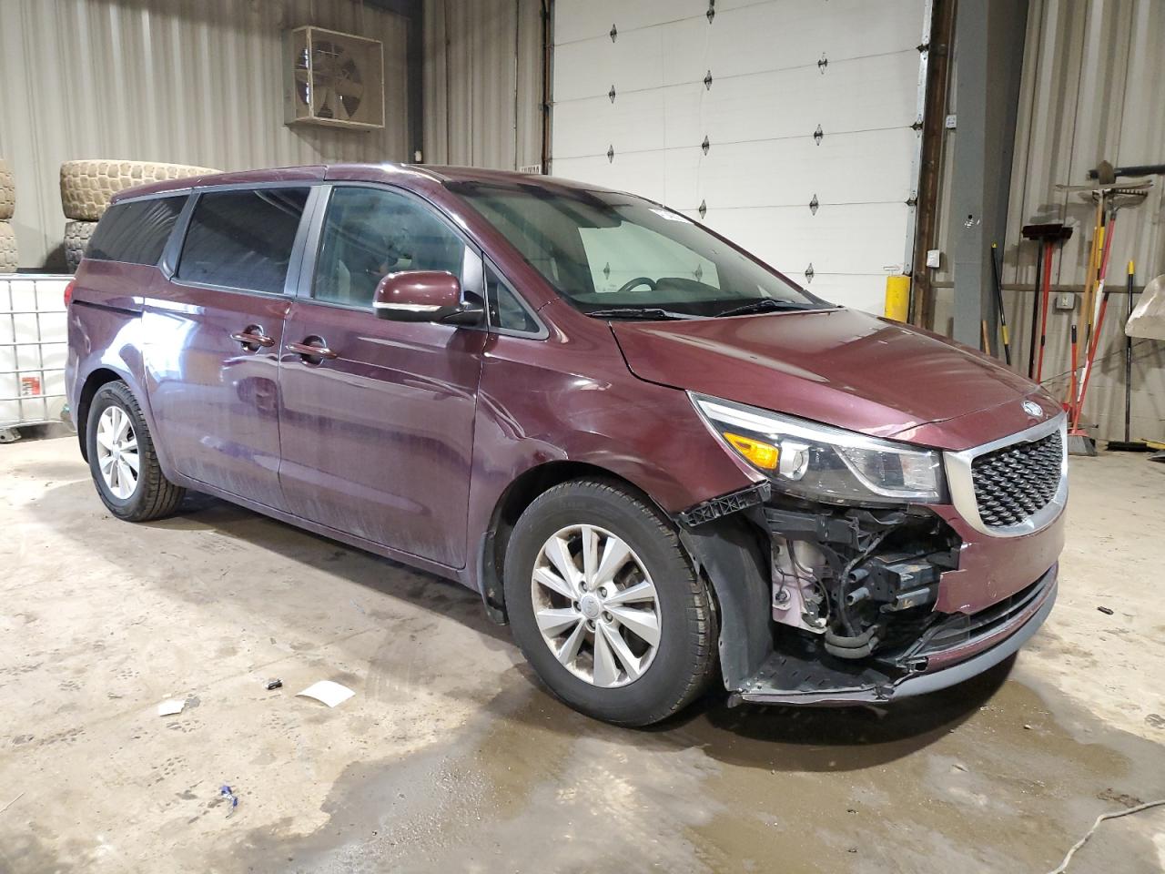 2018 KIA Sedona VIN KNDMB5C14J6395781 Copart auction photo, front end damage thumbnail 4