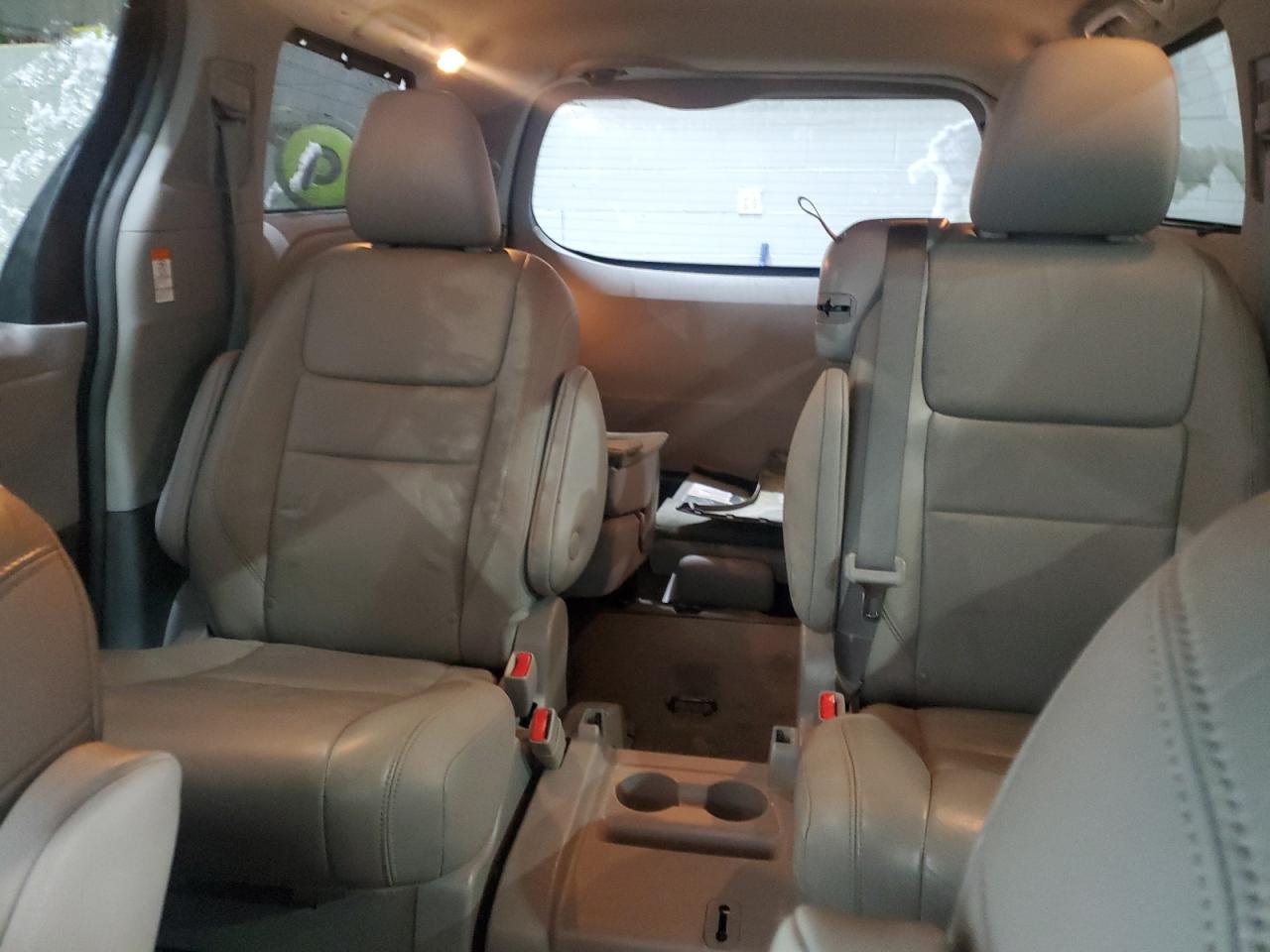 2018 Toyota Sienna VIN 5TDYZ3DC3JS943626 Copart auction photo, rear end damage thumbnail 10
