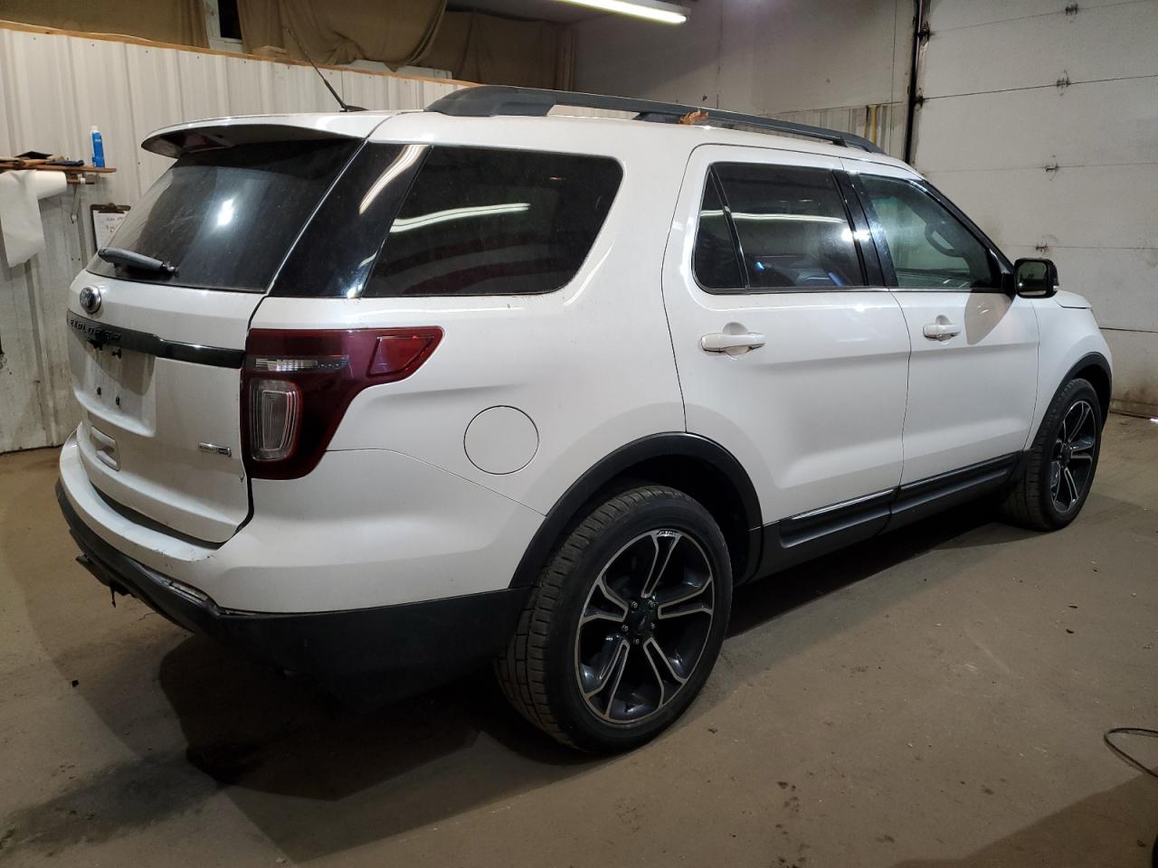 2015 Ford Explorer VIN 1FM5K8GT5FGB28843 Copart auction photo, rear end / minor dent/scratches damage thumbnail 3