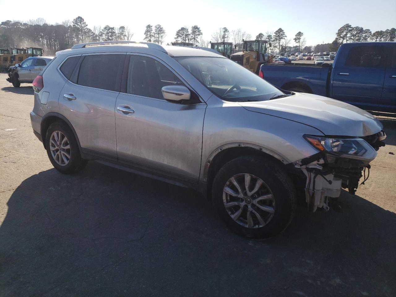 2019 Nissan Rogue VIN JN8AT2MT2KW504856 Copart auction photo, front end damage thumbnail 4