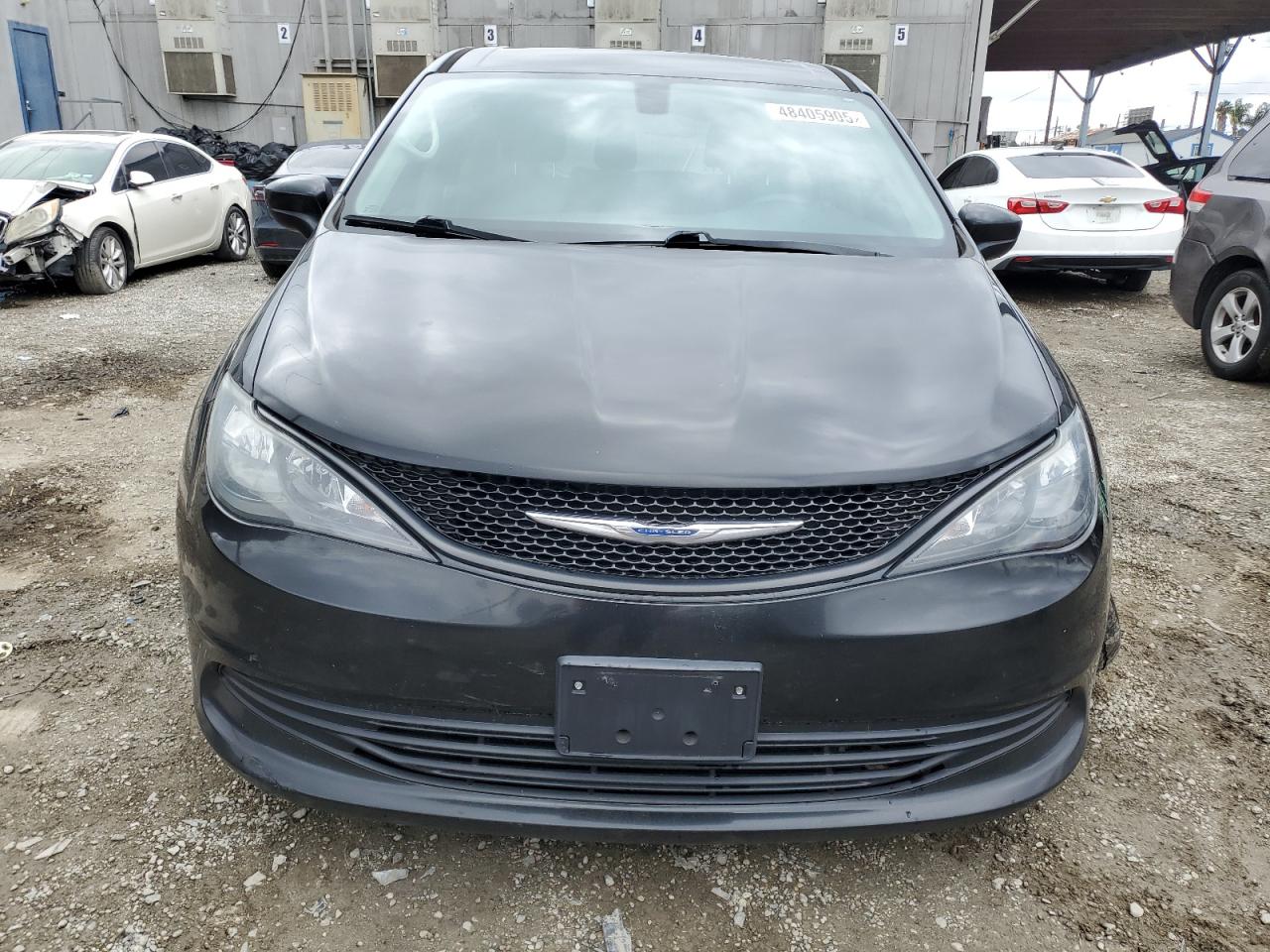 2018 Chrysler Pacifica VIN 2C4RC1AG5JR237333 Copart auction photo, side damage thumbnail 5