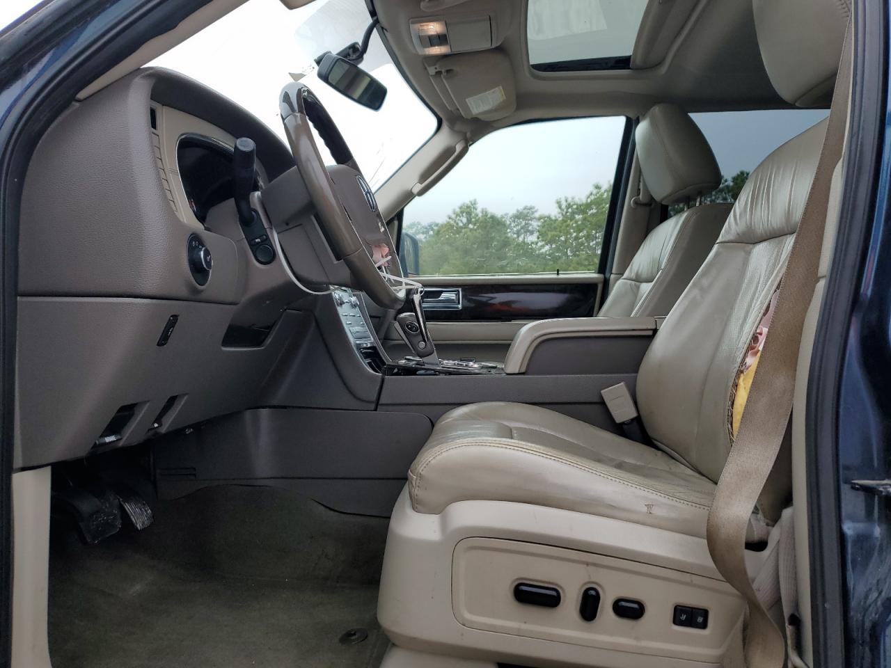 2016 Lincoln Navigator VIN 5LMJJ2HT4GEL06104 Copart auction photo, front end / side damage thumbnail 7