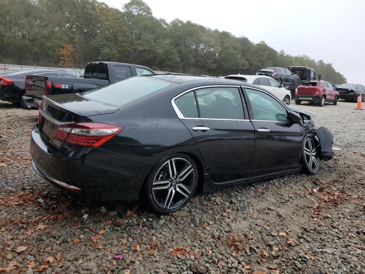 2017 Honda Accord VIN 1HGCR2F13HA216916 Copart auction photo, front end / side damage thumbnail 3
