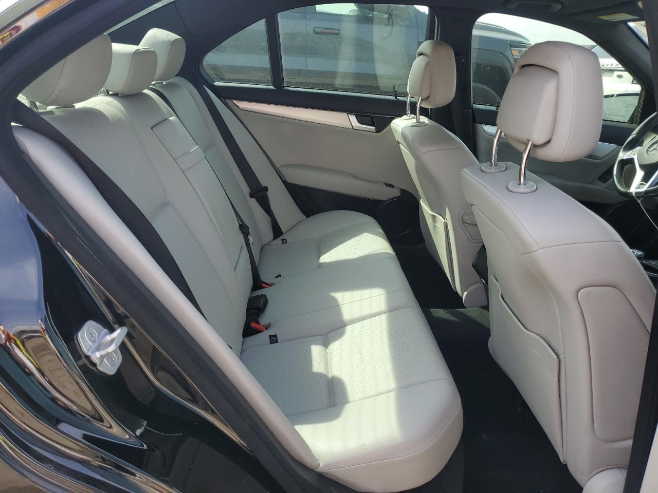 2012 Mercedes-Benz C-klasse VIN WDDGF4HBXCR222108 Copart auction photo, front end damage thumbnail 10