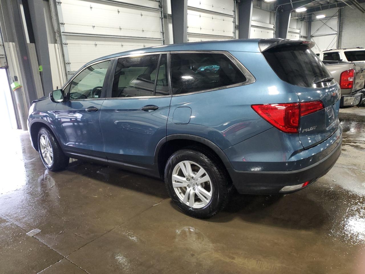 2018 Honda Pilot VIN 5FNYF6H1XJB047041 Copart auction photo, front end damage thumbnail 2
