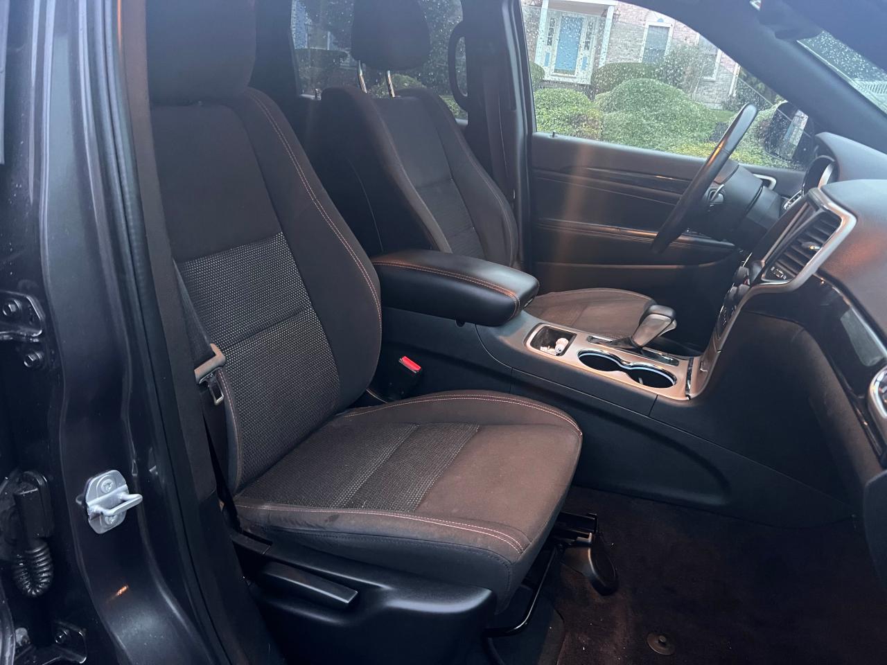2016 Jeep Grand Cherokee VIN 1C4RJFAG4GC457468 Copart auction photo, minor dent/scratches / normal wear damage thumbnail 5
