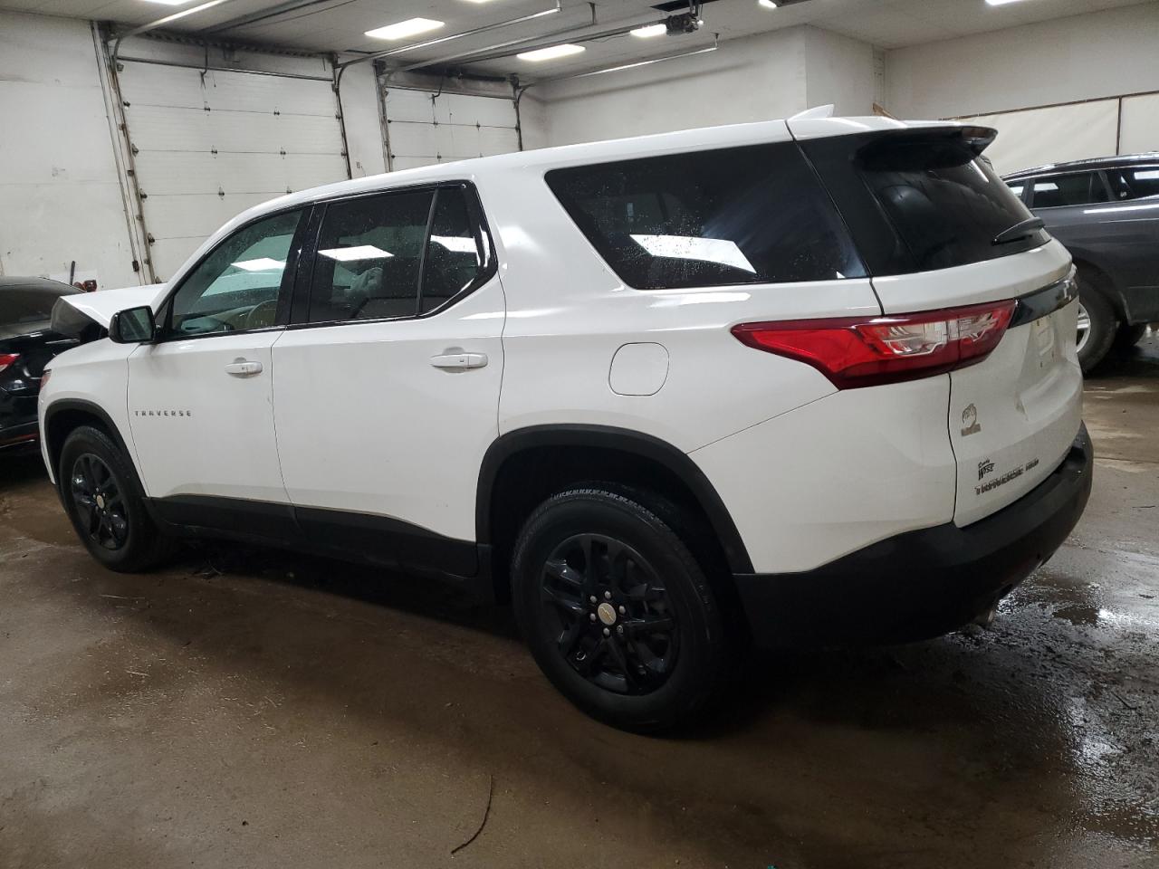 2020 Chevrolet Traverse VIN 1GNEVFKWXLJ315714 Copart auction photo, front end / minor dent/scratches damage thumbnail 2