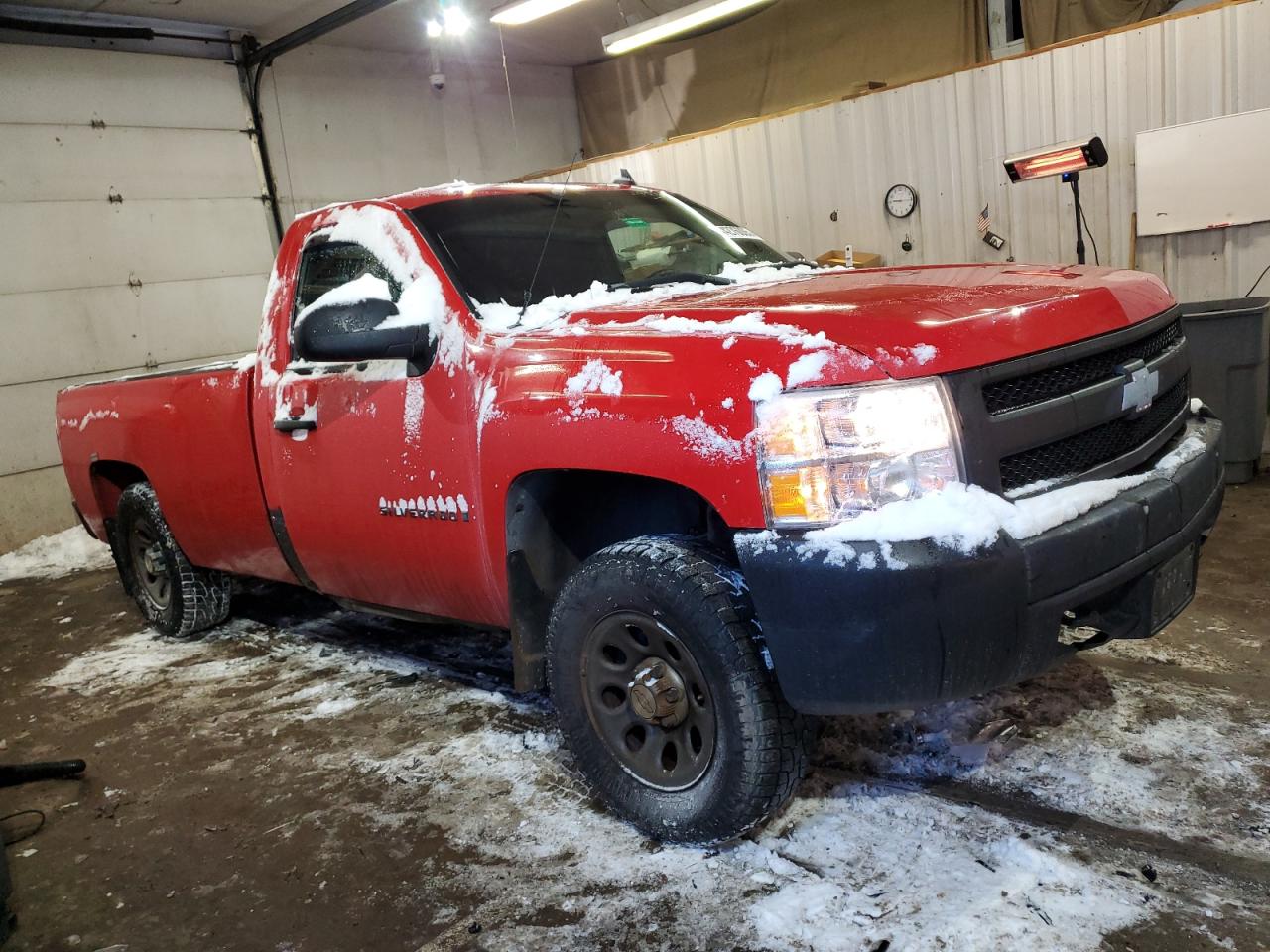 2007 Chevrolet Silverado VIN 1GCEK14077Z523764 Copart auction photo, side / minor dent/scratches damage thumbnail 4