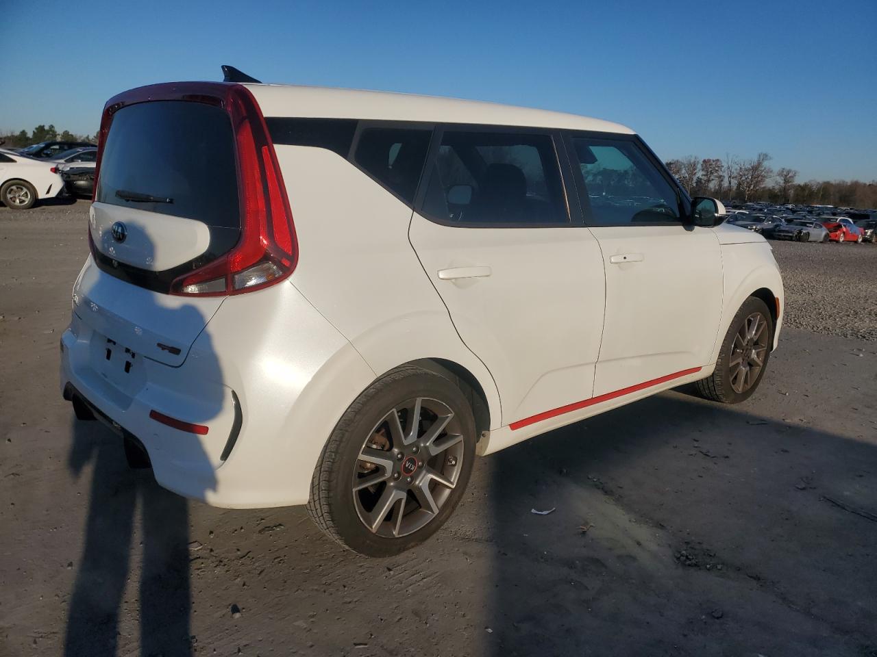 2020 KIA Soul VIN KNDJ63AUXL7010682 Copart auction photo, front end / minor dent/scratches damage thumbnail 3