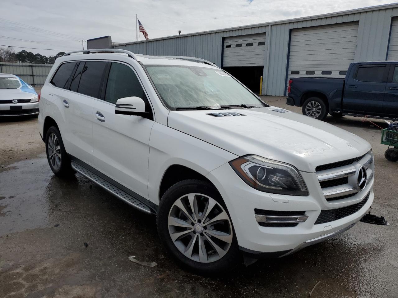 2014 Mercedes-Benz GL-klasse VIN 4JGDF7CE8EA292669 Copart auction photo, side / front end damage thumbnail 4
