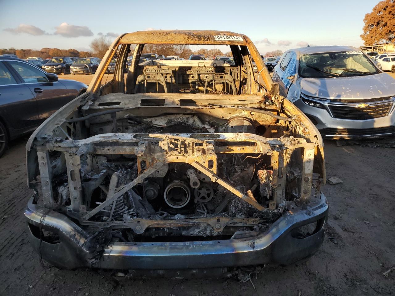 2018 GMC Sierra VIN 3GTU2NEC7JG640893 Copart auction photo, burn damage thumbnail 5
