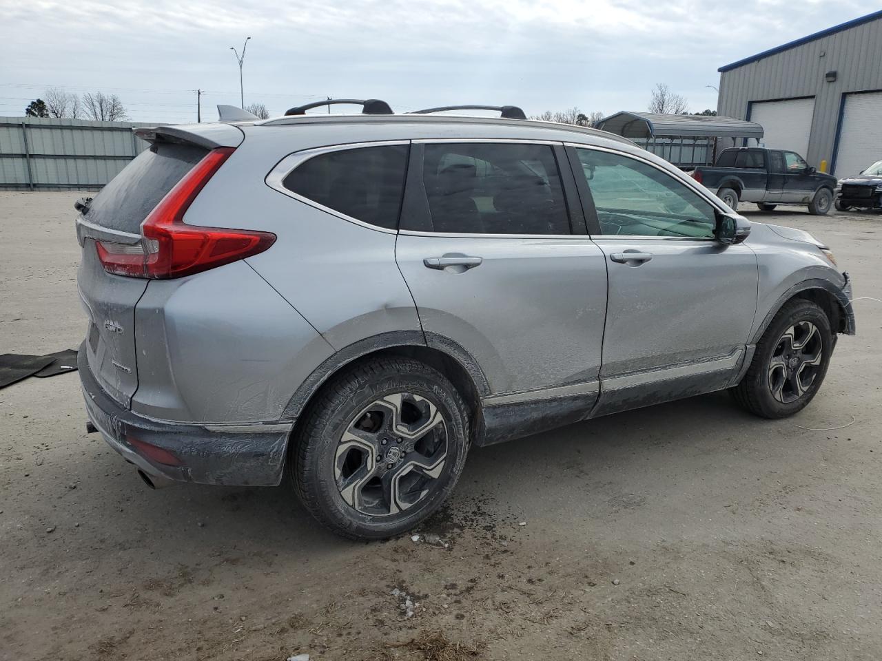 2017 Honda CR-V VIN 2HKRW2H98HH683939 Copart auction photo, front end damage thumbnail 3