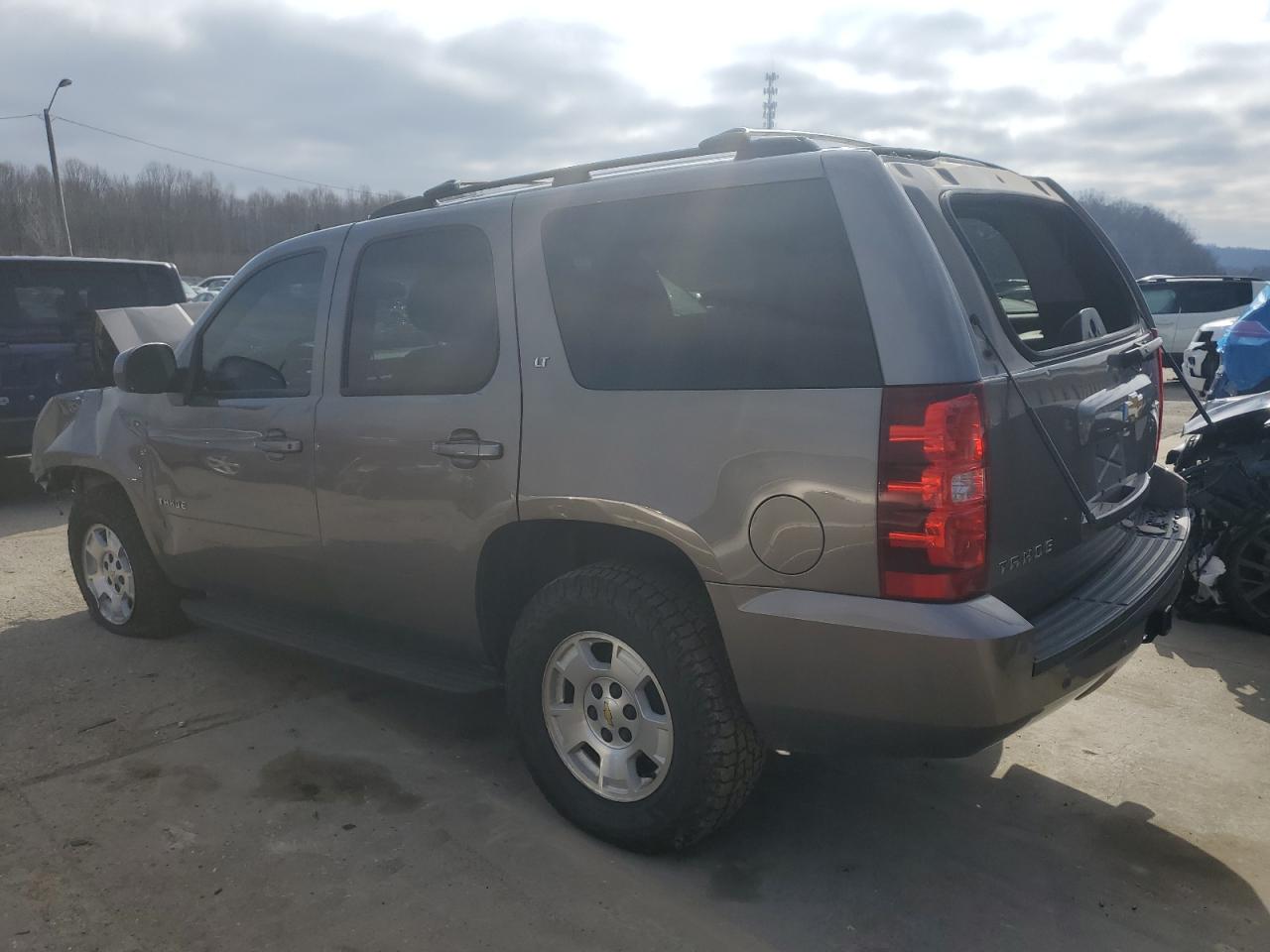 2013 Chevrolet Tahoe VIN 1GNSKBE05DR256358 Copart auction photo, front end damage thumbnail 2