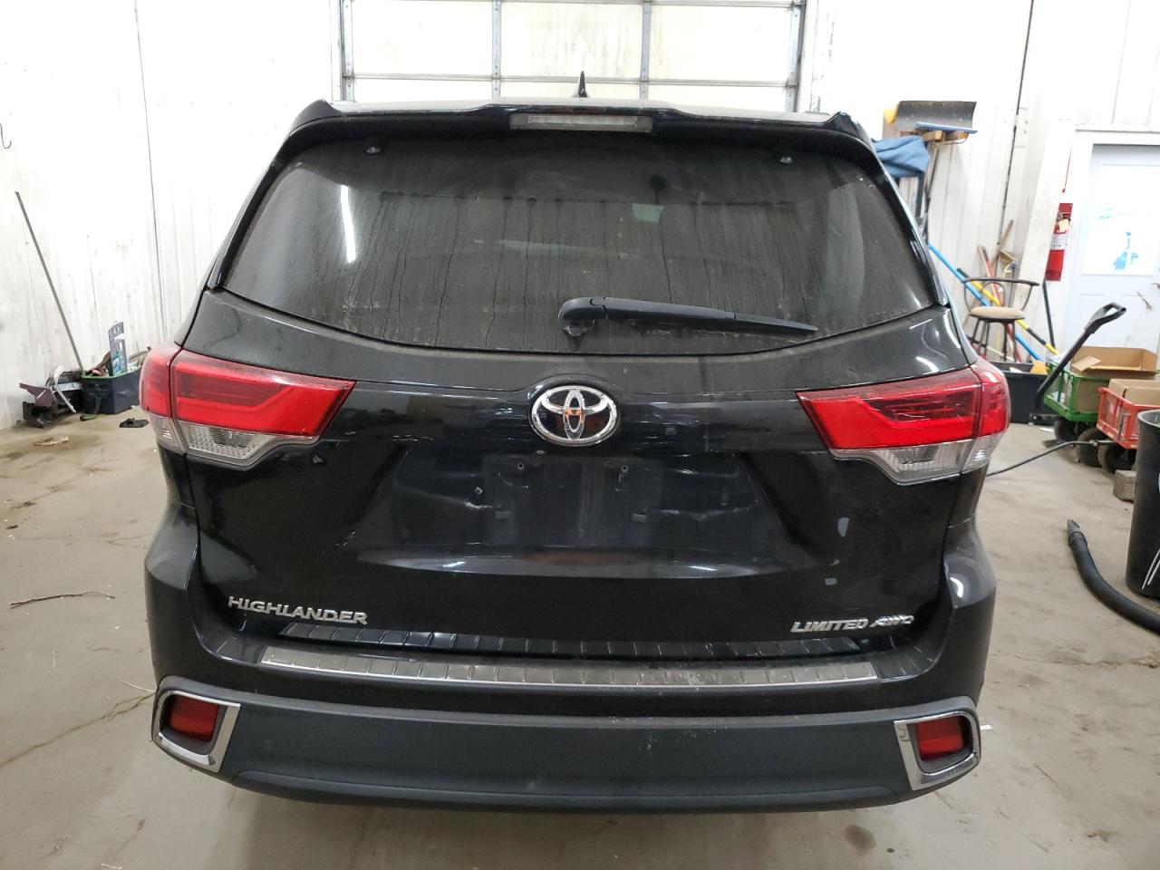 2018 Toyota Highlander VIN 5TDDZRFH3JS802808 Copart auction photo, front end / side damage thumbnail 6