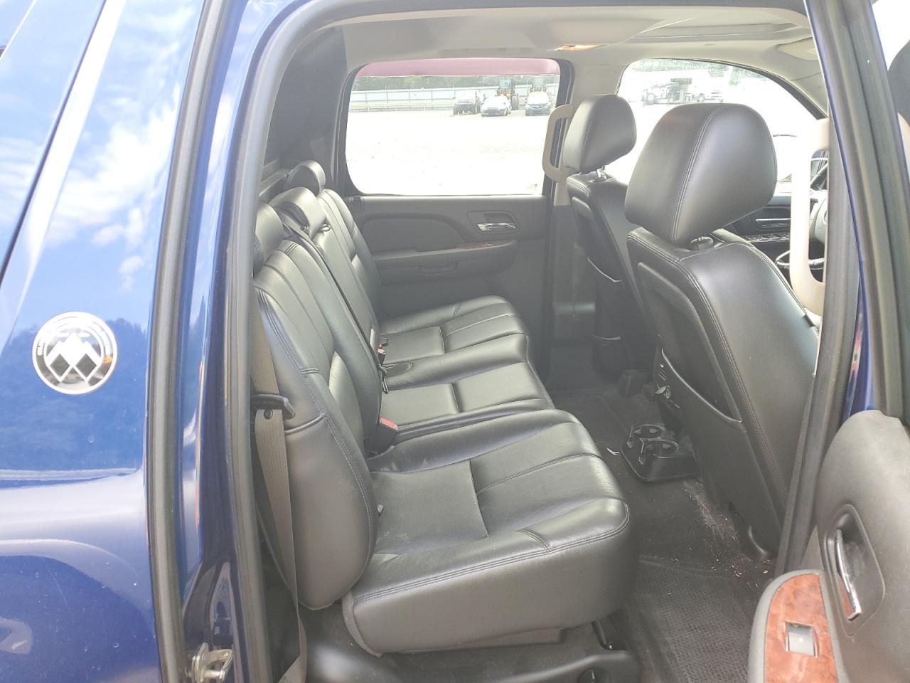 2013 Chevrolet Avalanche VIN 3GNMCFE05DG160033 Copart auction photo, burn damage thumbnail 11