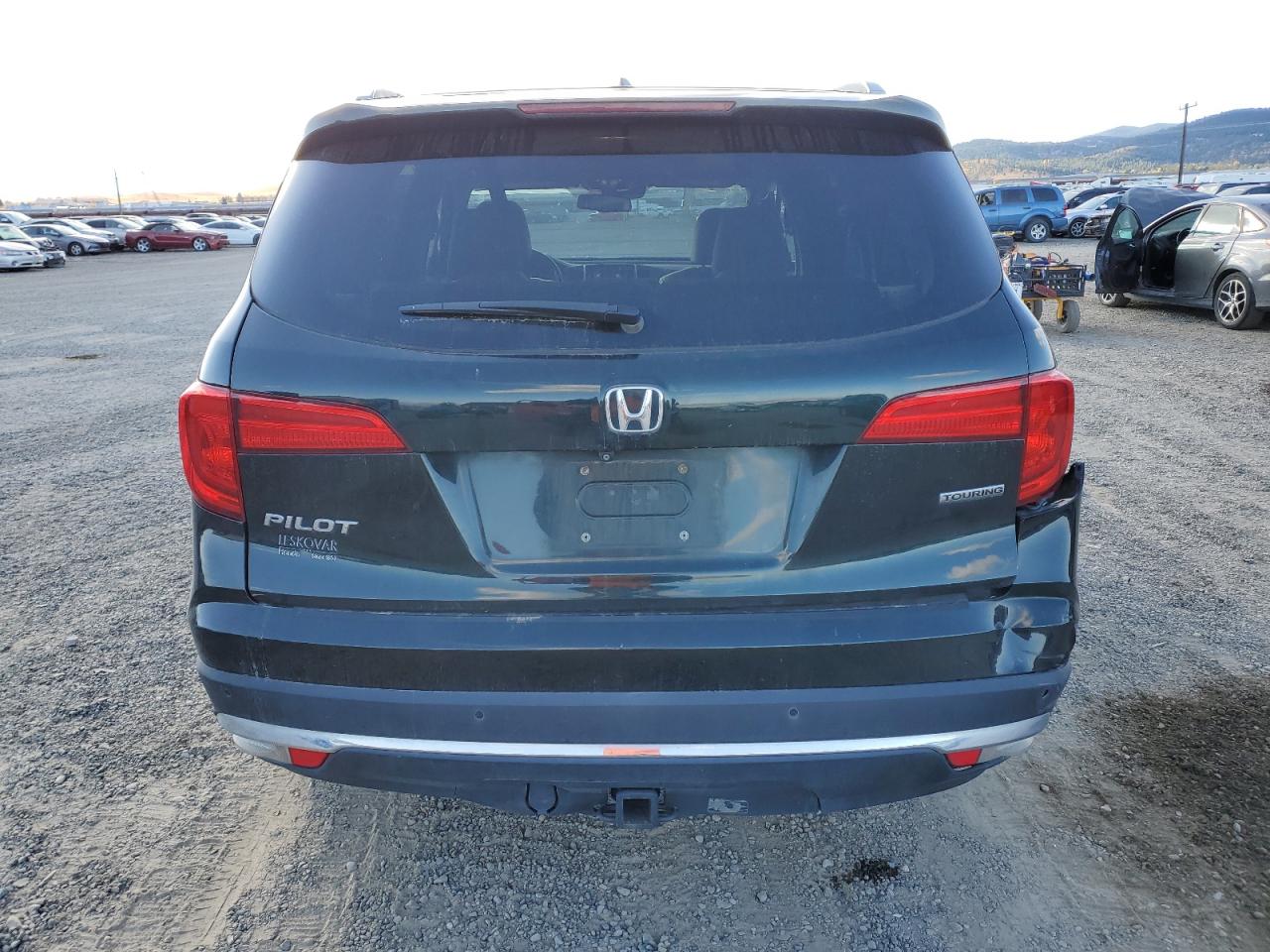 2017 Honda Pilot VIN 5FNYF5H92HB000399 Copart auction photo, rear end / minor dent/scratches damage thumbnail 6